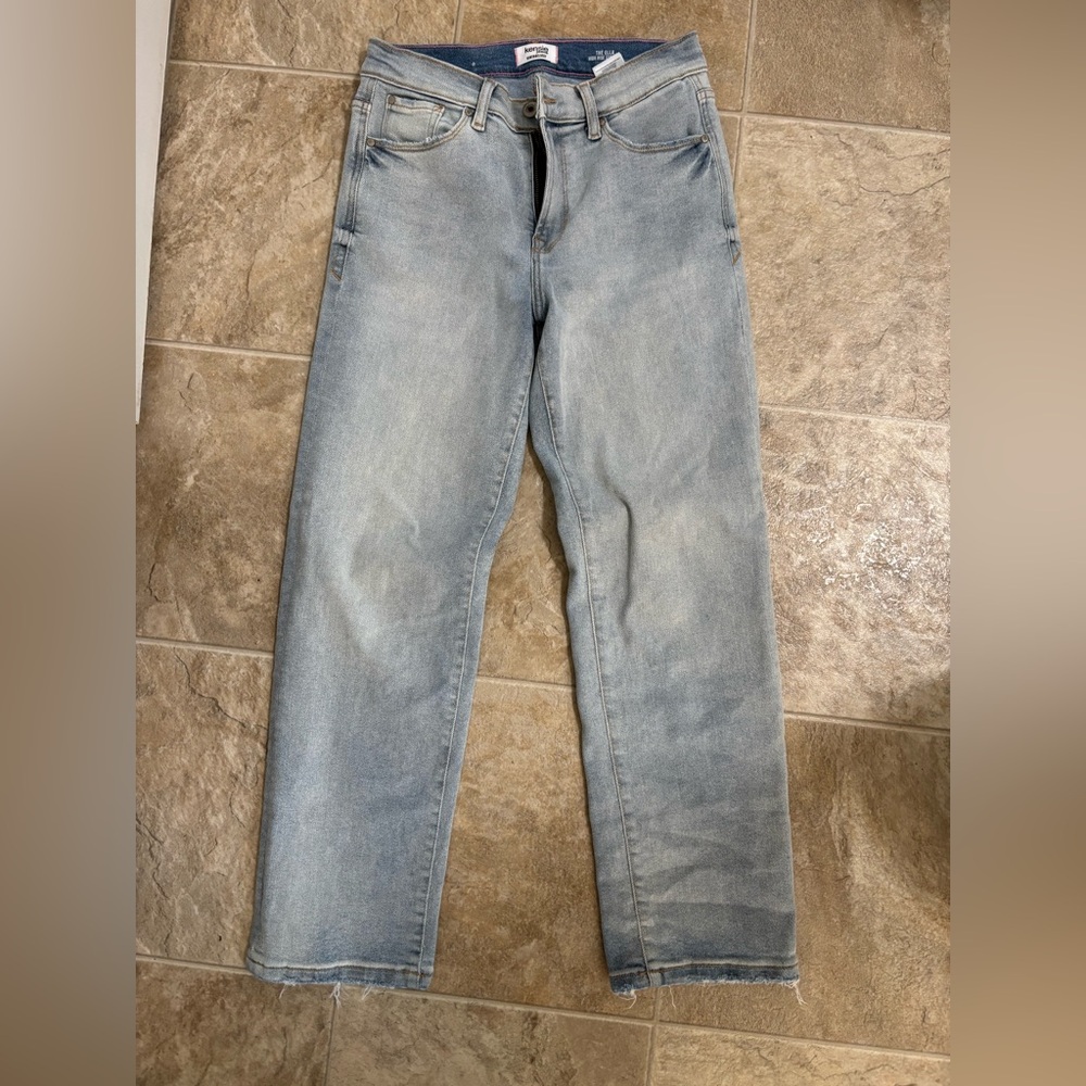 NWOT Kensie “The Ella” Straight Leg High Rise Raw Hem Jeans